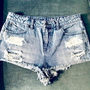 VOLCOM High Waisted Jean shorts- 28